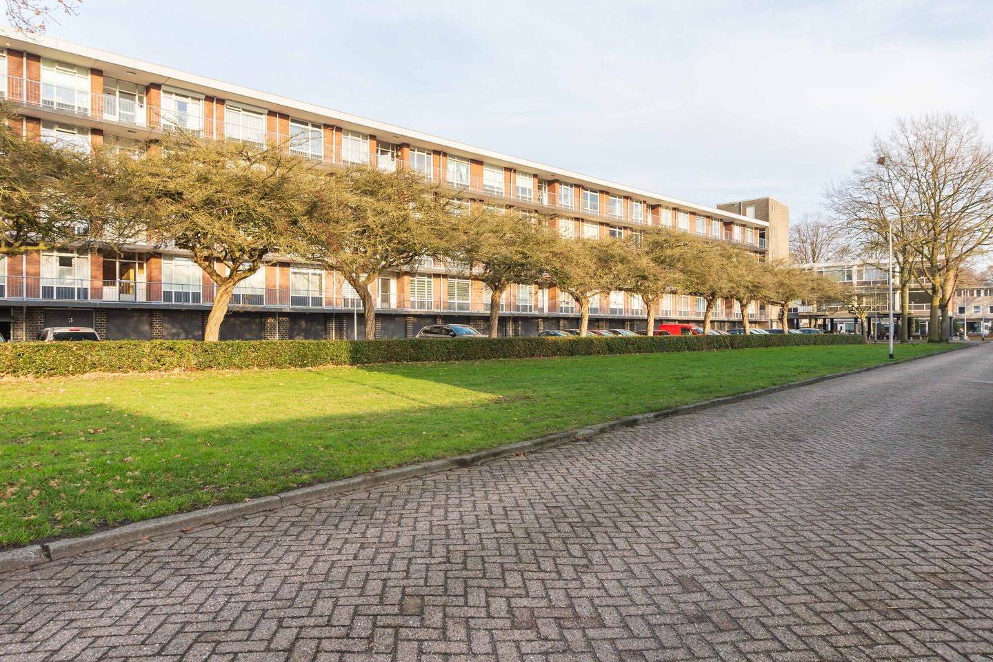 Spacious 3-Room Apartment with Balcony and Green Views in Tilburg — 35