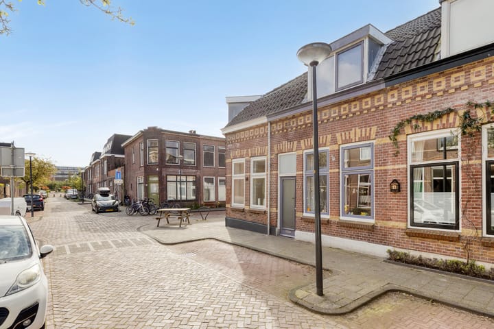 Photo 2 of Groenoordstraat 19