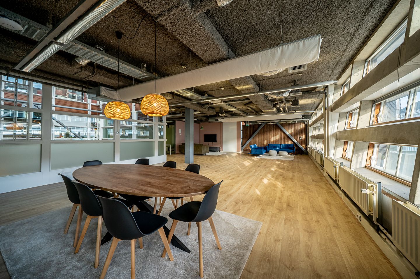 View photo 4 of Kennemerplein 6