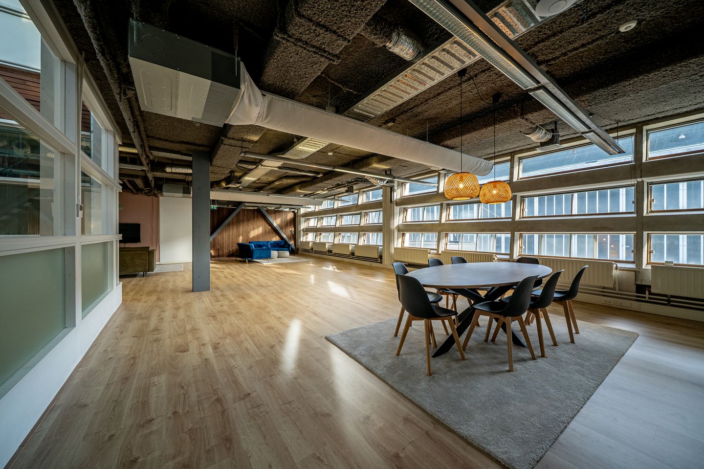 View photo 3 of Kennemerplein 6