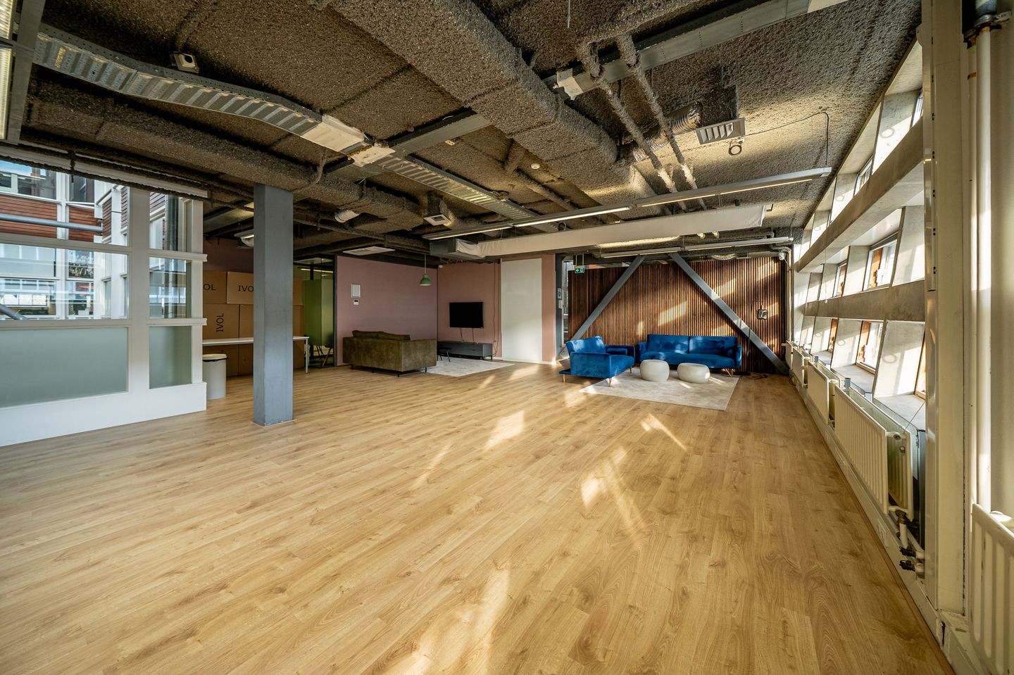 View photo 5 of Kennemerplein 6