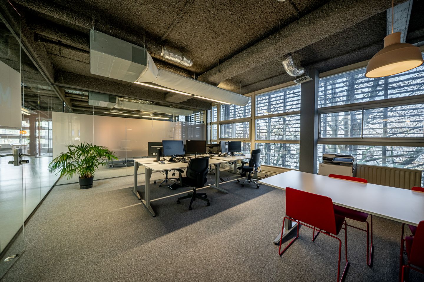 Bekijk foto 1 van Kennemerplein 6