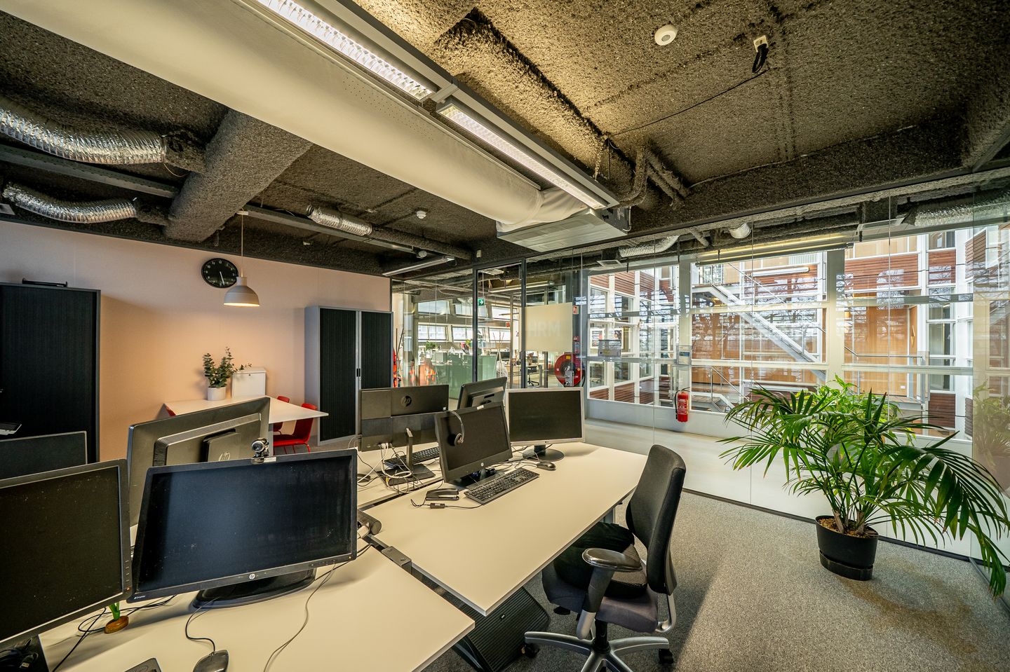 Bekijk foto 5 van Kennemerplein 6