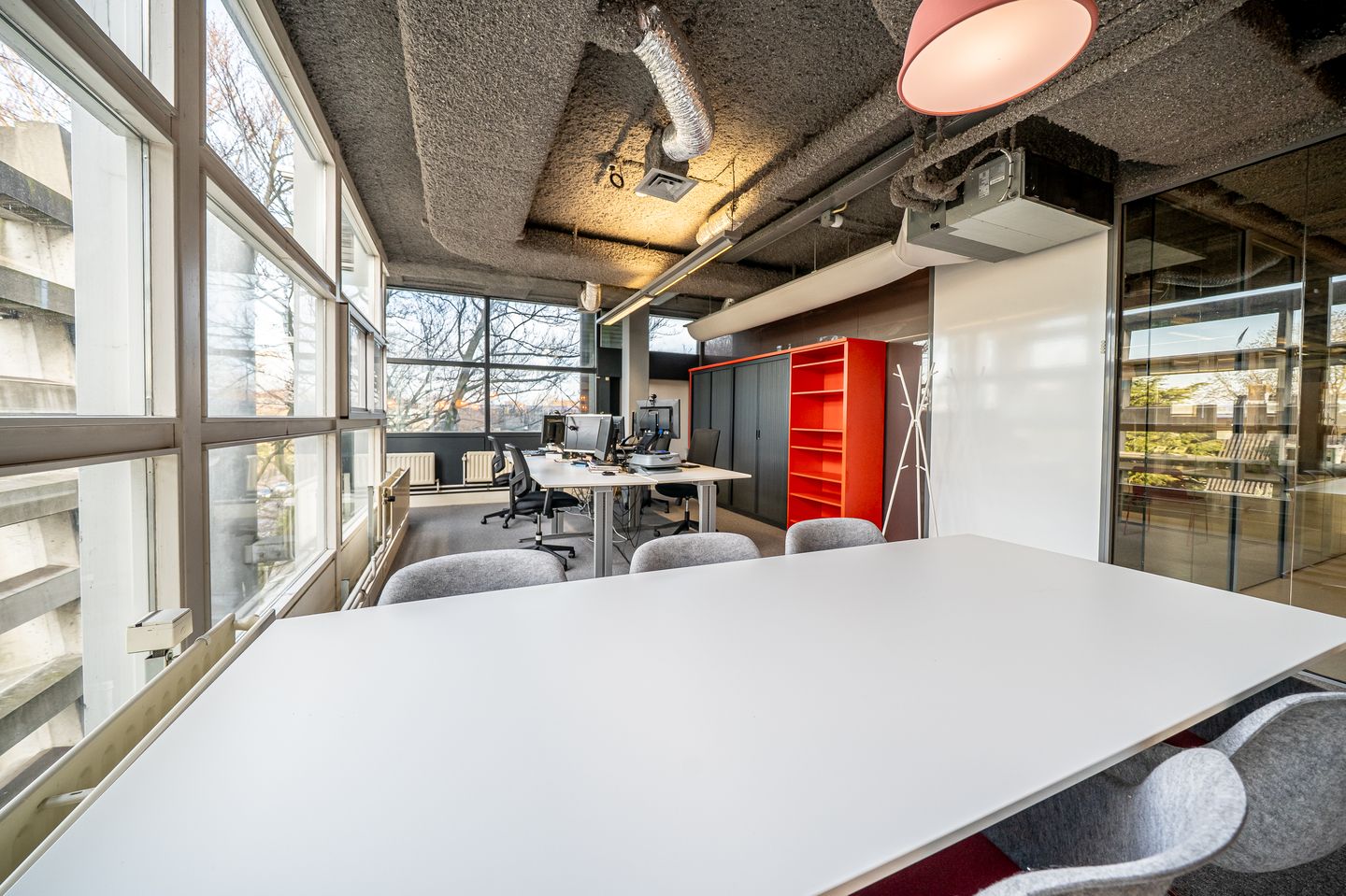 Bekijk foto 3 van Kennemerplein 6