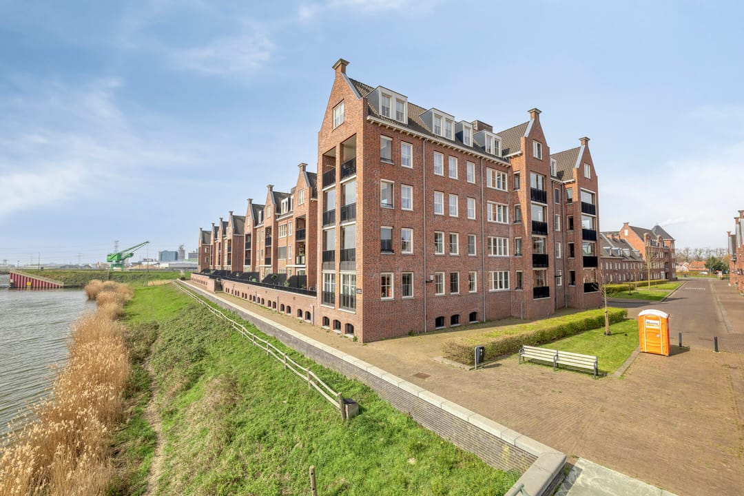 Photo 1 of Willem van Oranjestraat 55