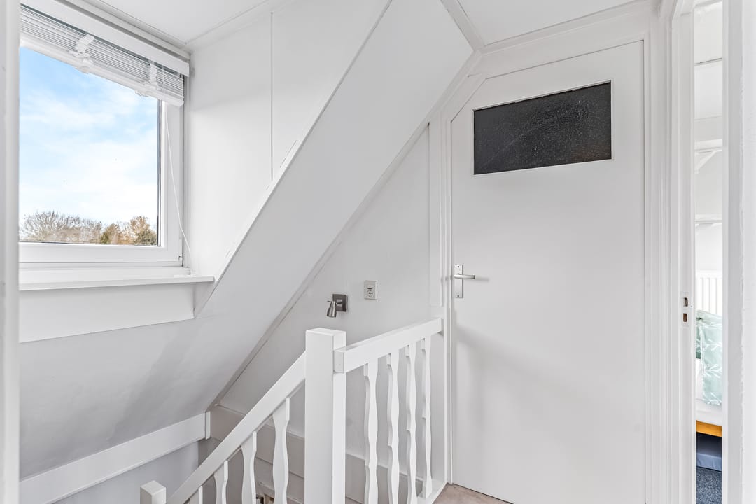 Charming 6-bedroom home near Soesterduinen with private garden — 32