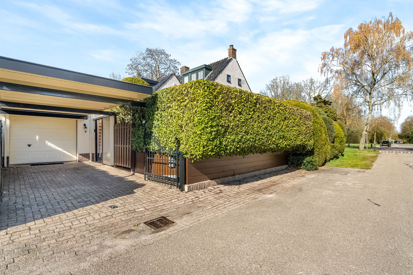 Charming 6-bedroom home near Soesterduinen with private garden — 44