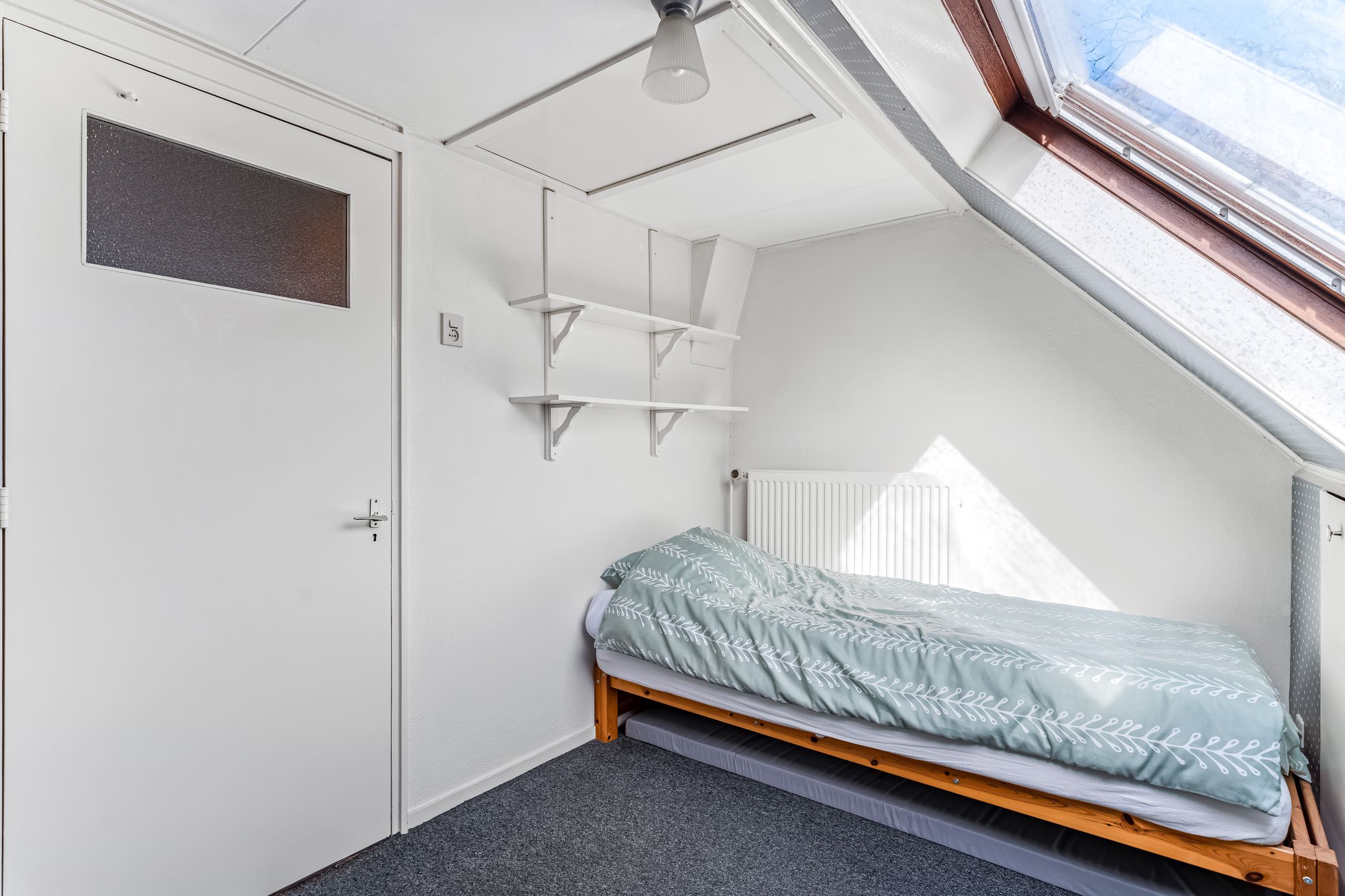 Charming 6-bedroom home near Soesterduinen with private garden — 33
