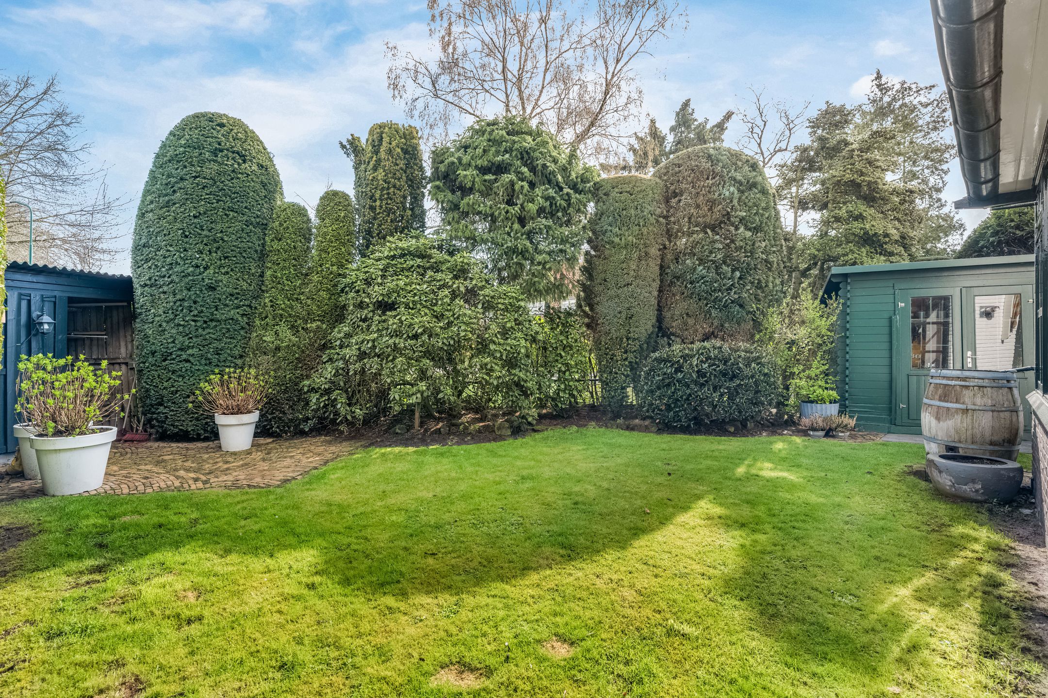 Charming 6-bedroom home near Soesterduinen with private garden — 36