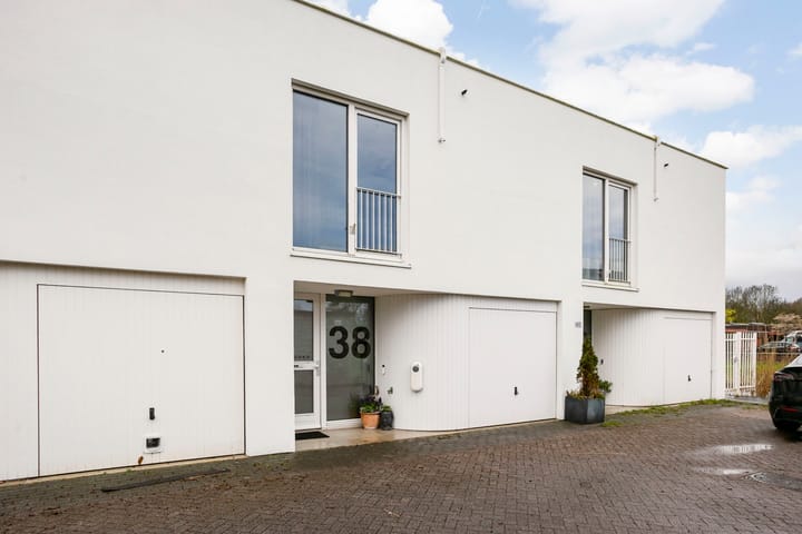 Photo 2 of Paul Burkhardplantsoen 38