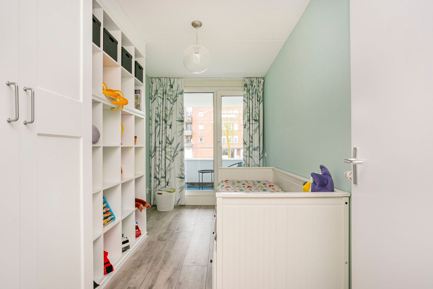 Foto 35 van Paul Burkhardplantsoen 38