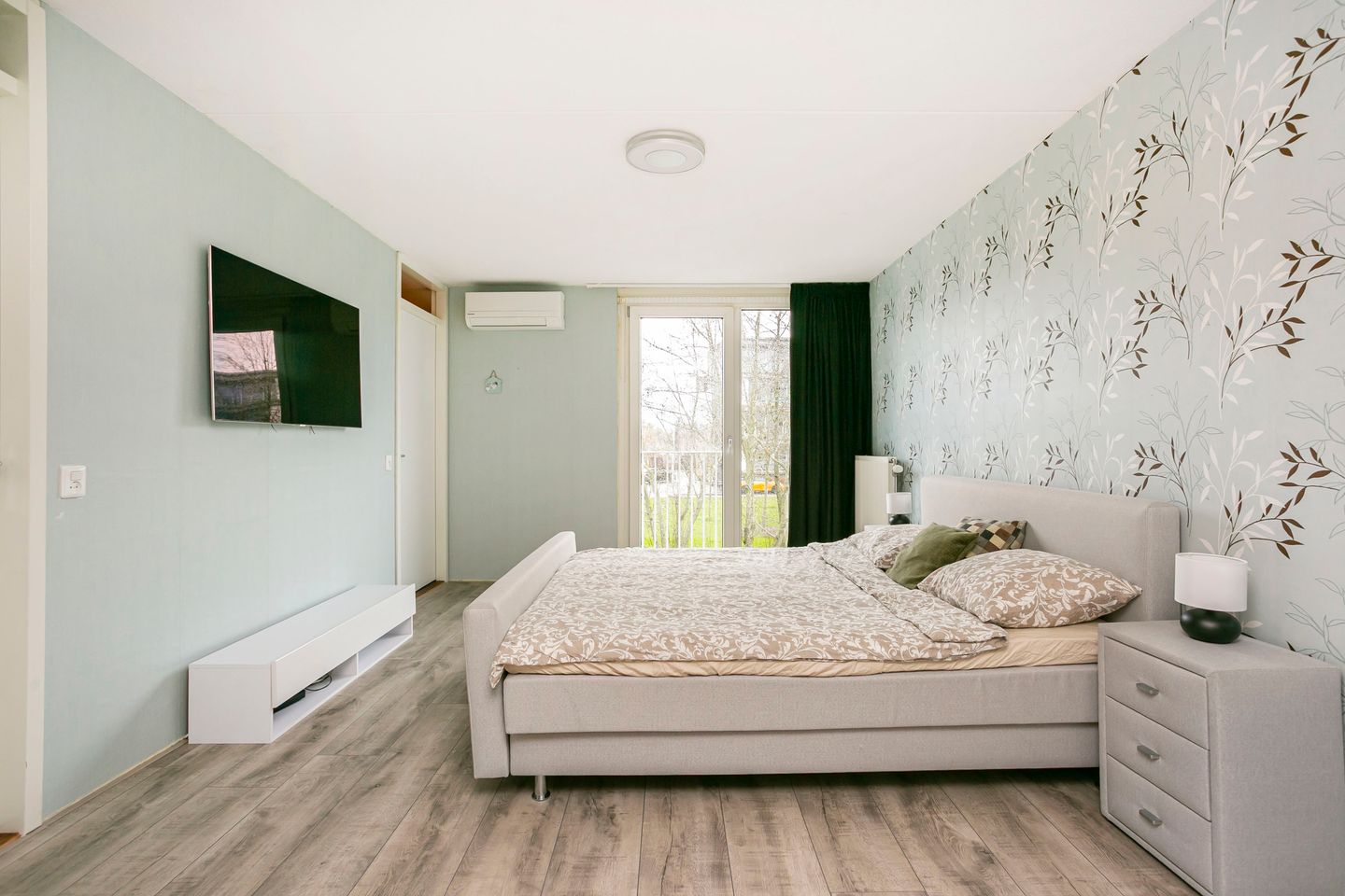 Foto 29 van Paul Burkhardplantsoen 38