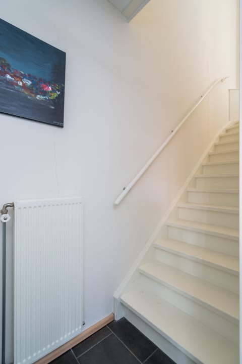 Modern terraced house with energy label A in quiet neighborhood — 21