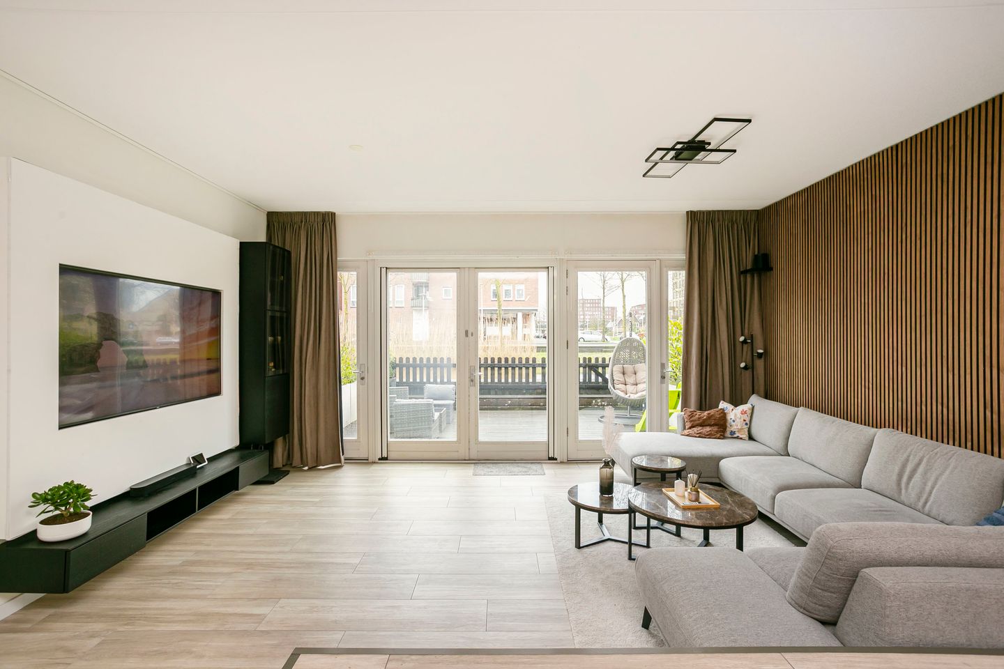 Foto 10 van Paul Burkhardplantsoen 38