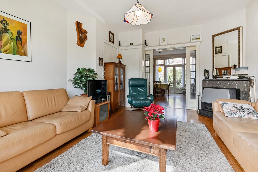 Characterful 1930s Townhouse with Schie View in Delft — 13