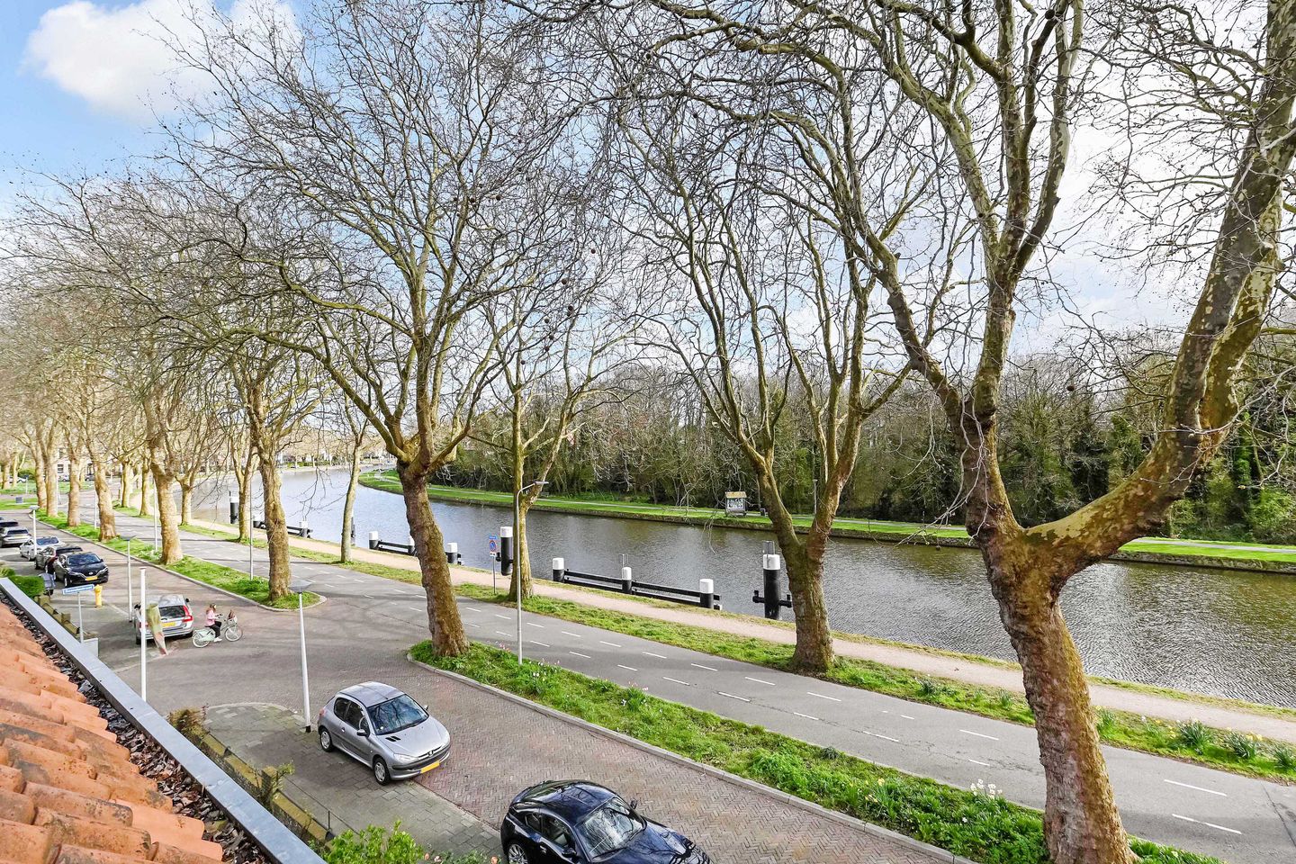 Characterful 1930s Townhouse with Schie View in Delft — 35