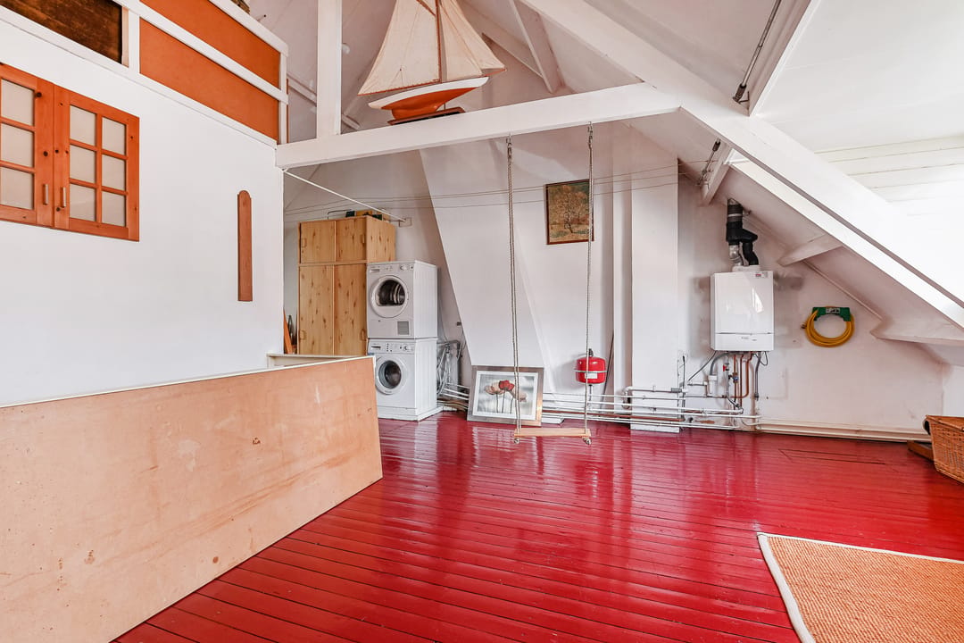 Characterful 1930s Townhouse with Schie View in Delft — 31