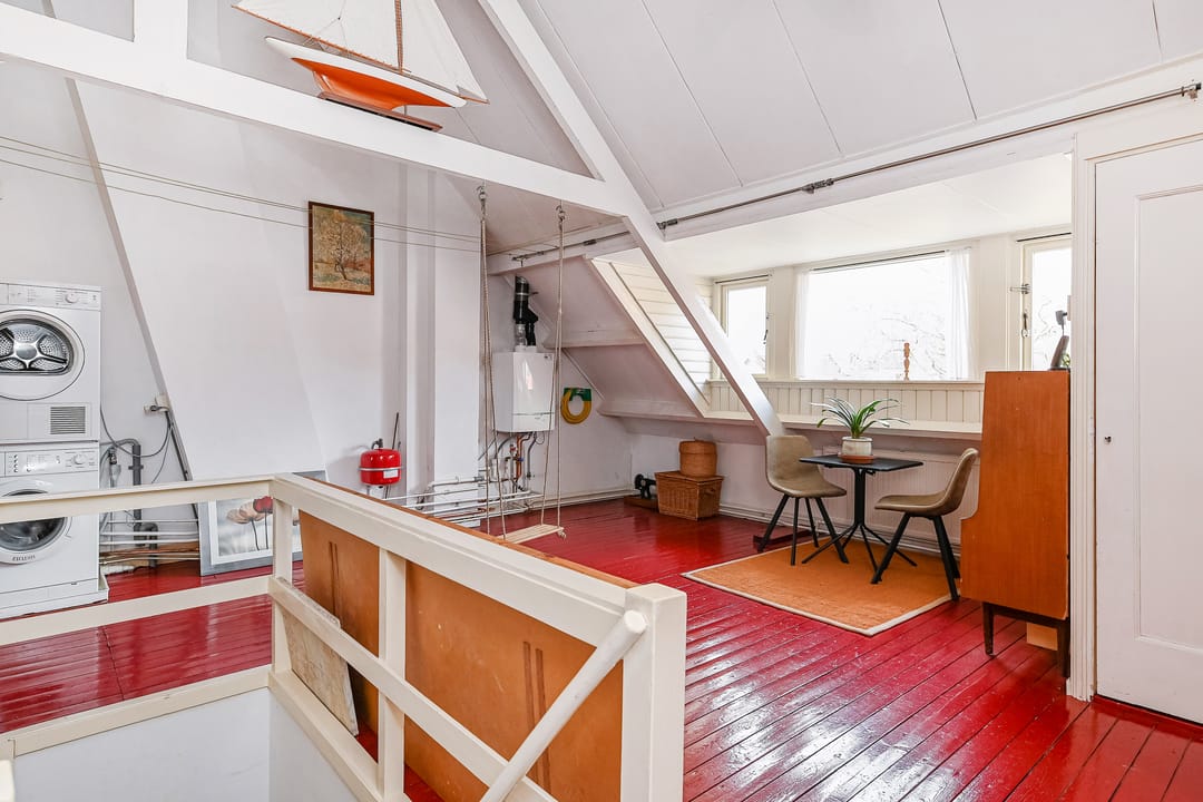 Characterful 1930s Townhouse with Schie View in Delft — 32