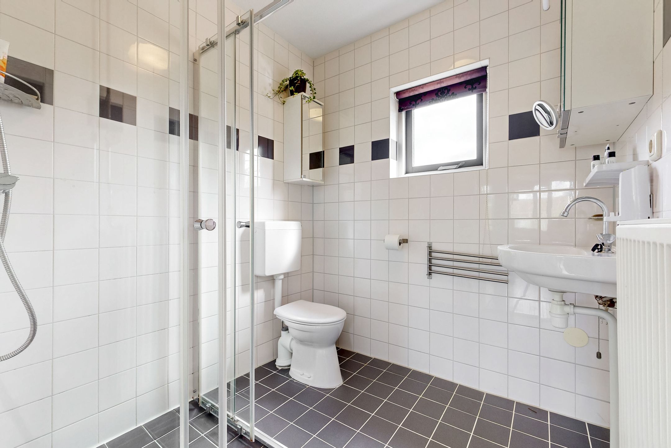 Spacious family home with deep garden in car-free Voordorp — 15