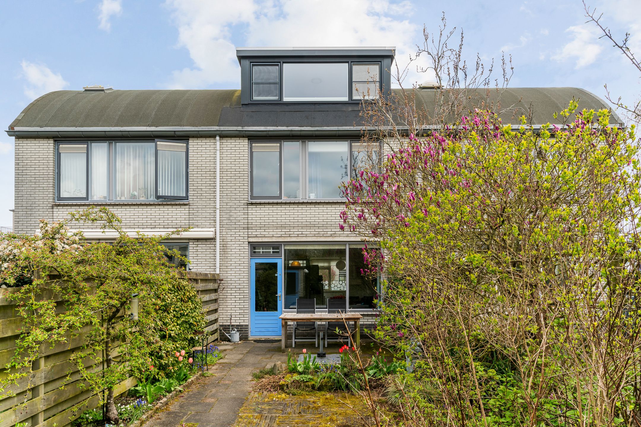 Spacious family home with deep garden in car-free Voordorp — 21