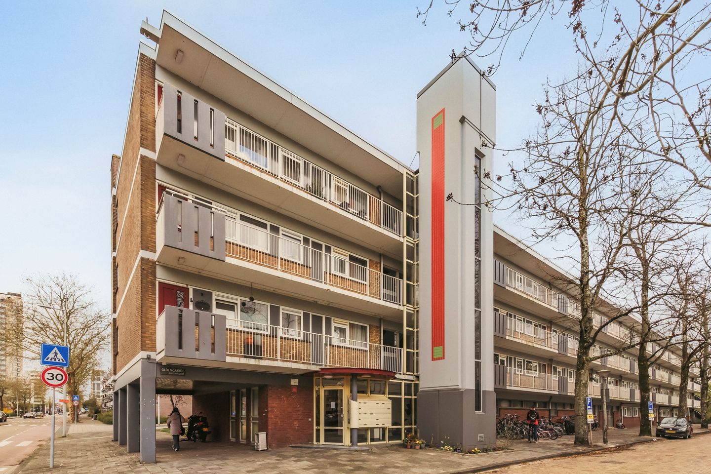 Modern 3-Bedroom Apartment with Sunny West-Facing Balcony in Buitenveldert — 34