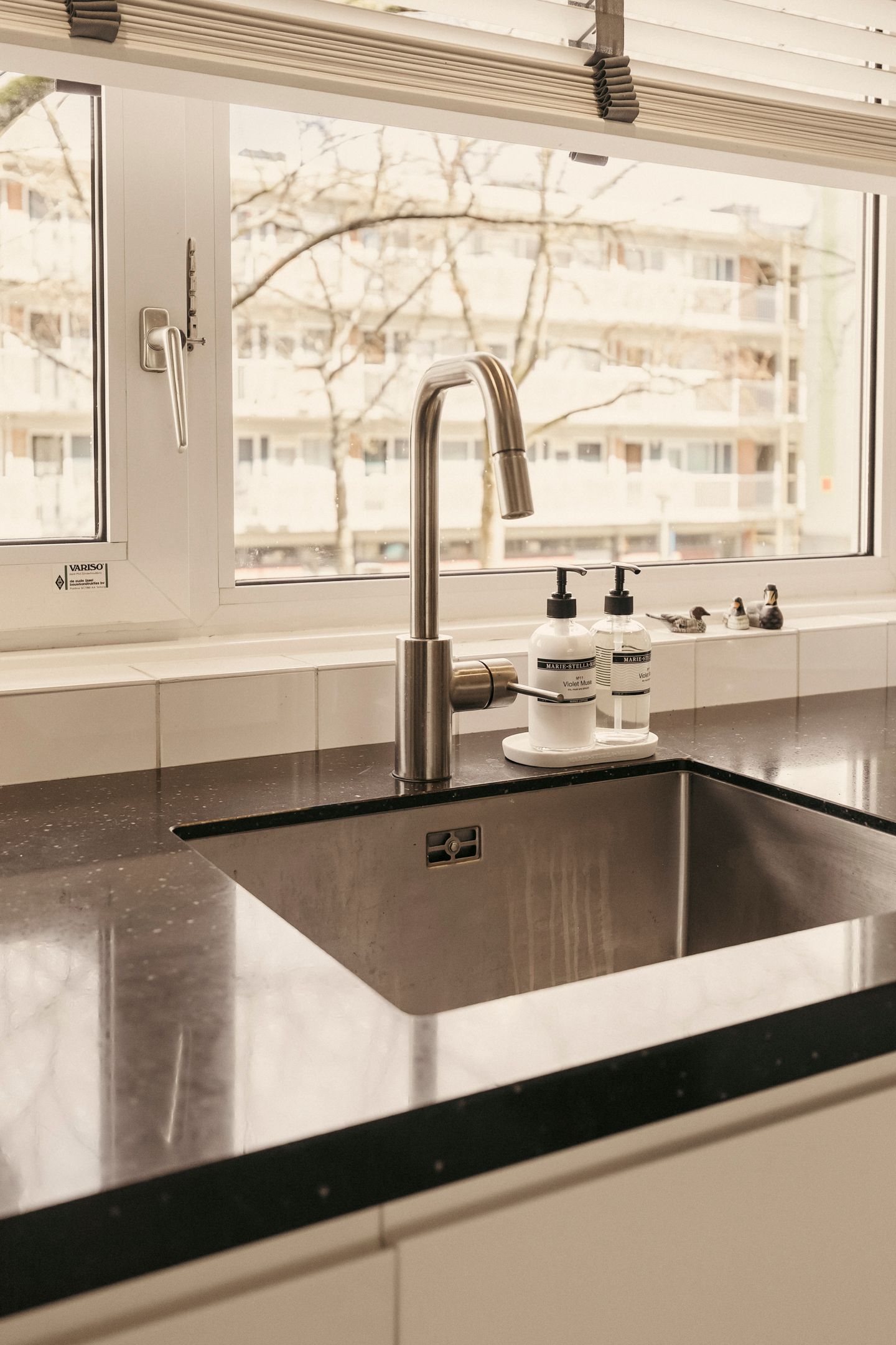 Modern 3-Bedroom Apartment with Sunny West-Facing Balcony in Buitenveldert — 12