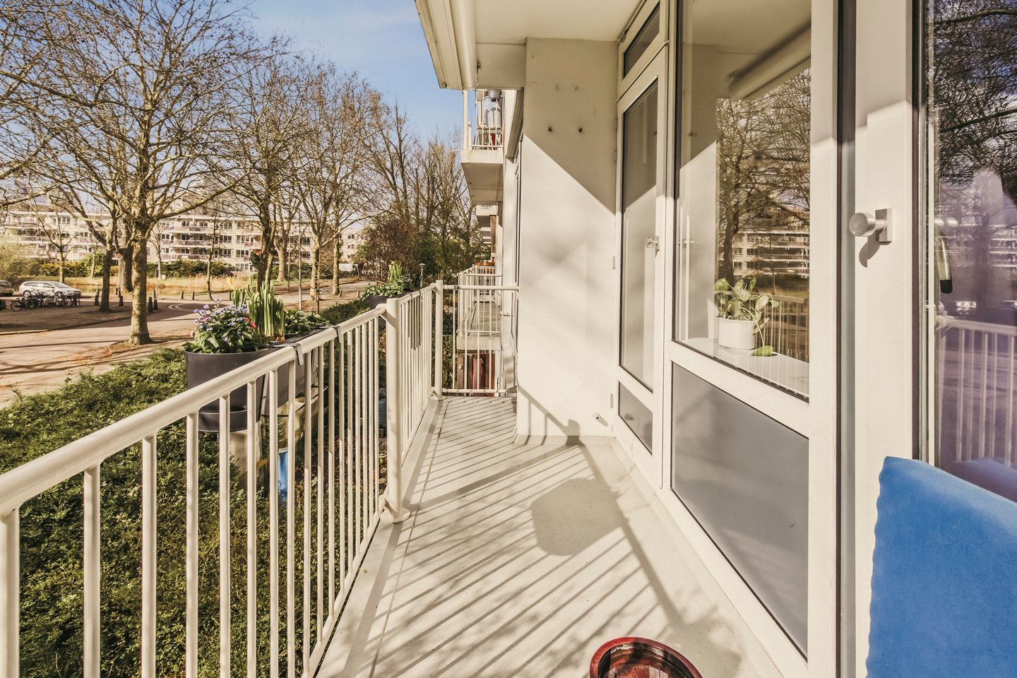 Modern 3-Bedroom Apartment with Sunny West-Facing Balcony in Buitenveldert — 20