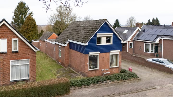 Photo 2 of Weerdingerkanaal NZ 64