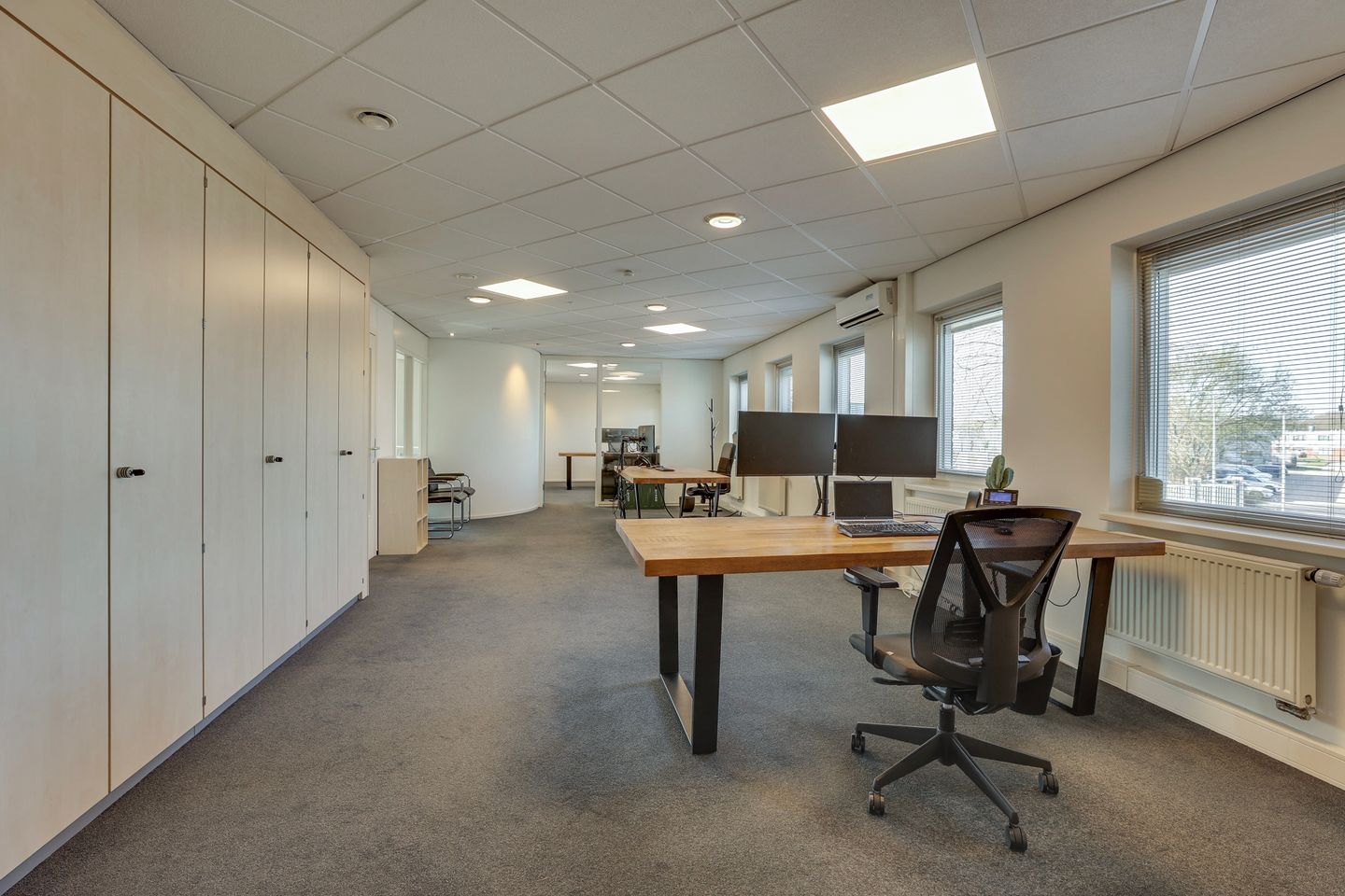 Bekijk foto 2 van Paardemaat 35