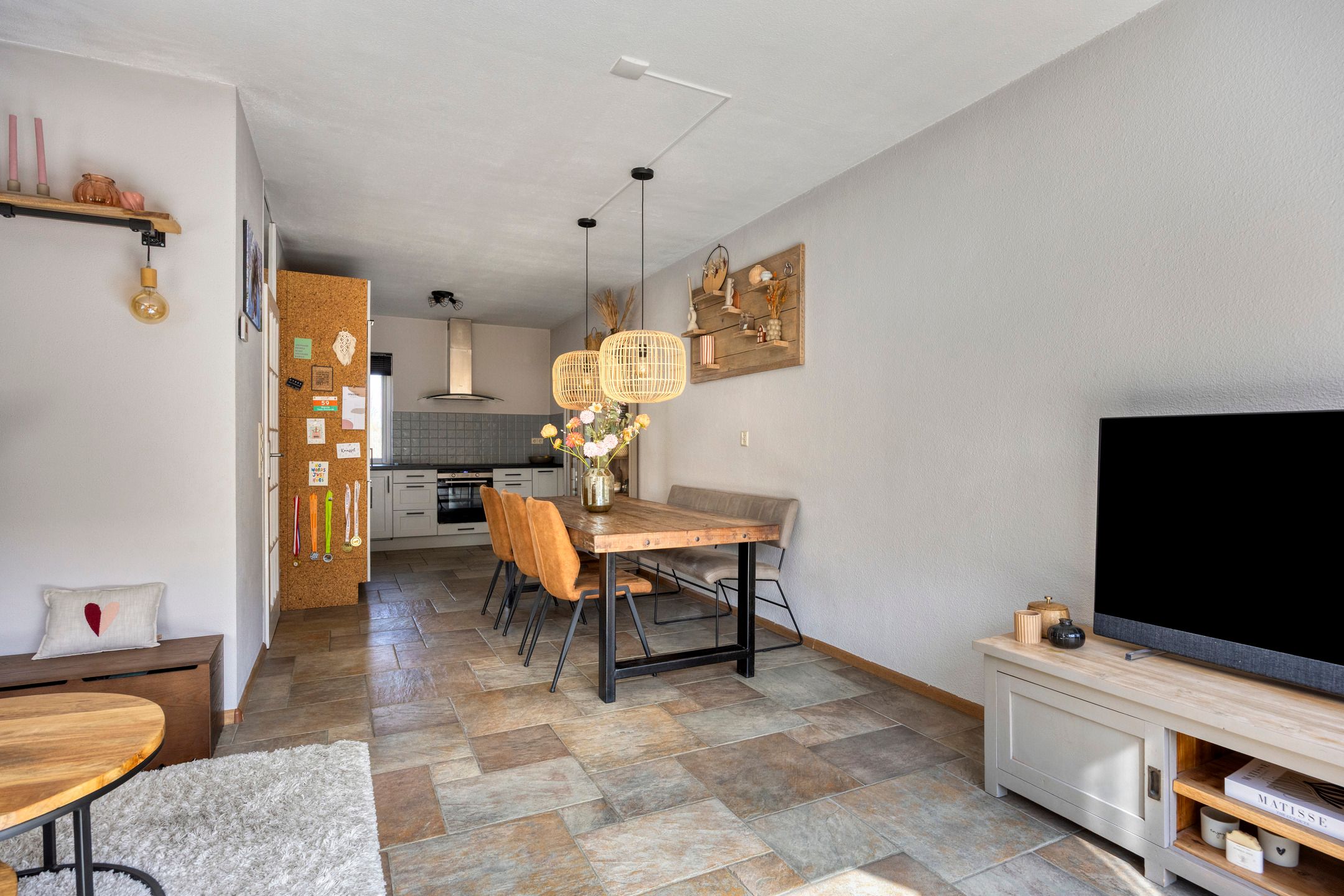 Spacious End Terrace Home with Five Bedrooms and Sunny Southwest Garden — 12