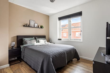 Phoenix 7 tertiary image