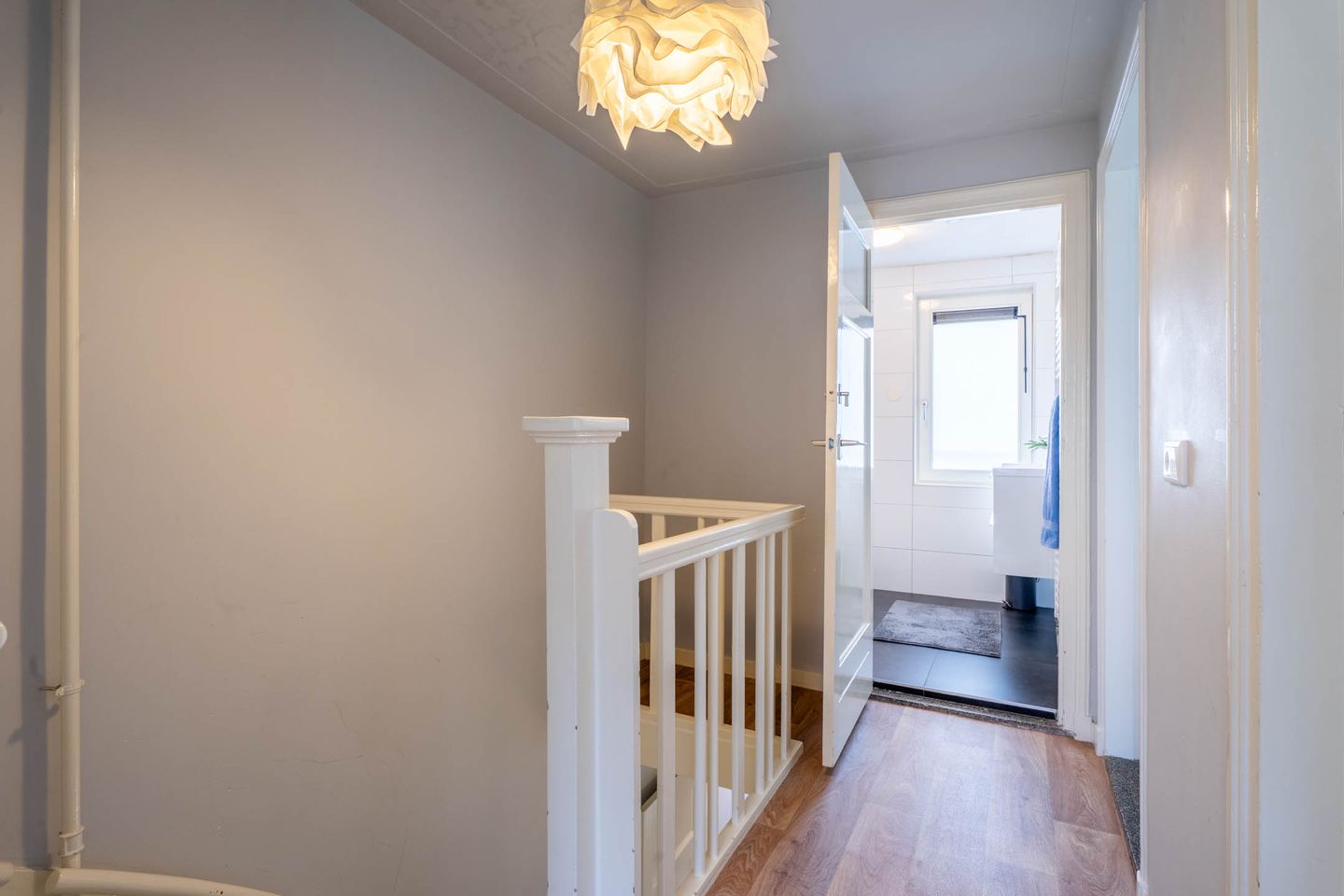 Move-in Ready Home with Modern Kitchen and Bathroom Near Green Park — 14