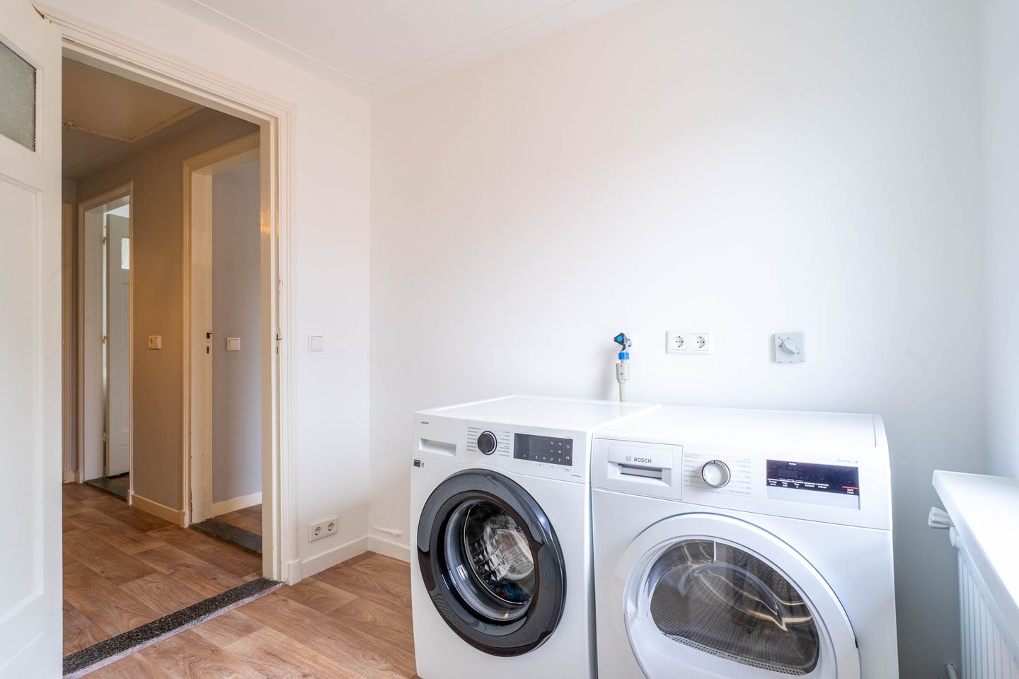 Move-in Ready Home with Modern Kitchen and Bathroom Near Green Park — 20