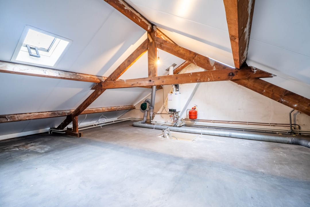 Move-in Ready Home with Modern Kitchen and Bathroom Near Green Park — 23