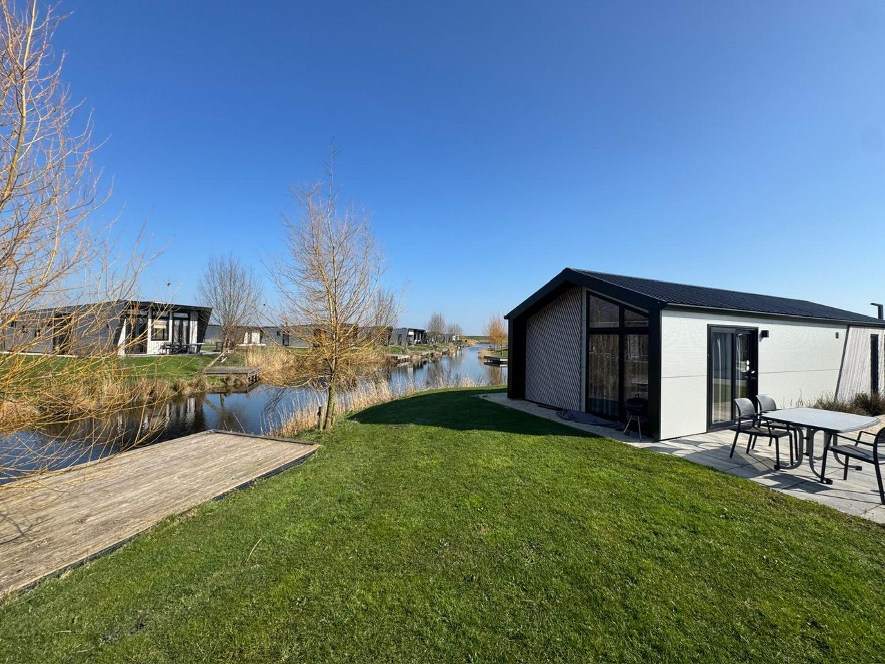 2-bedroom freehold villa in Kampen — photo 1 of 5