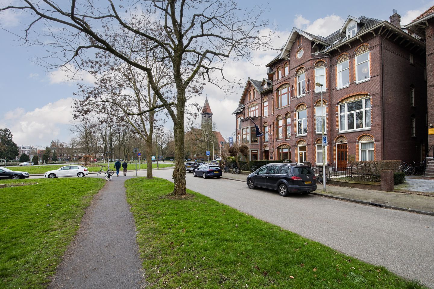 Bekijk foto 2 van Emmalaan 35