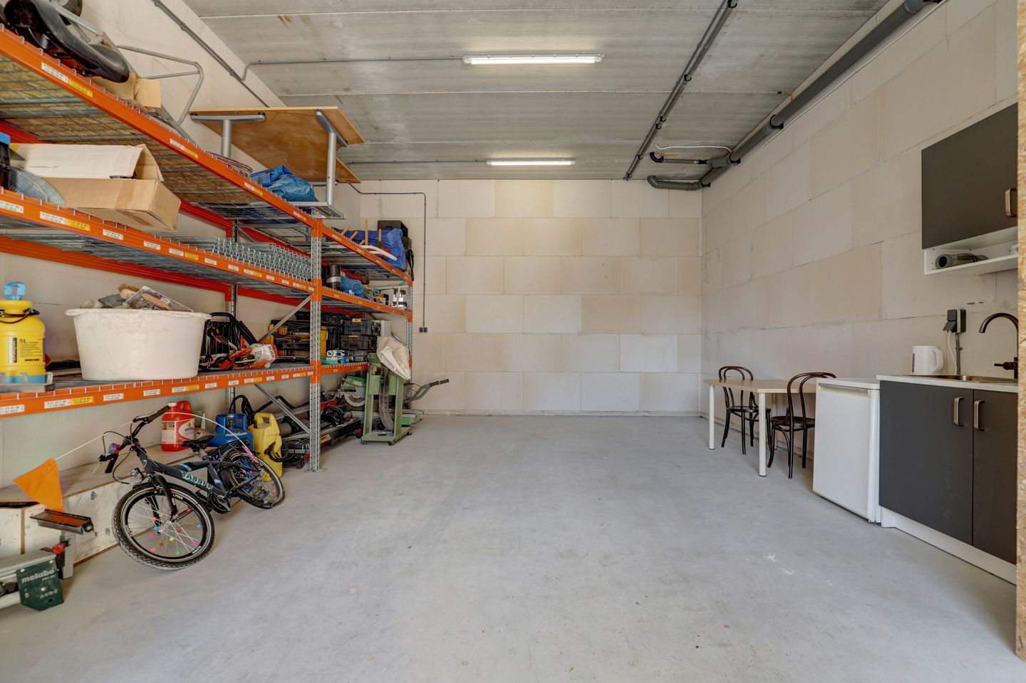 View photo 2 of Titaniumweg 422