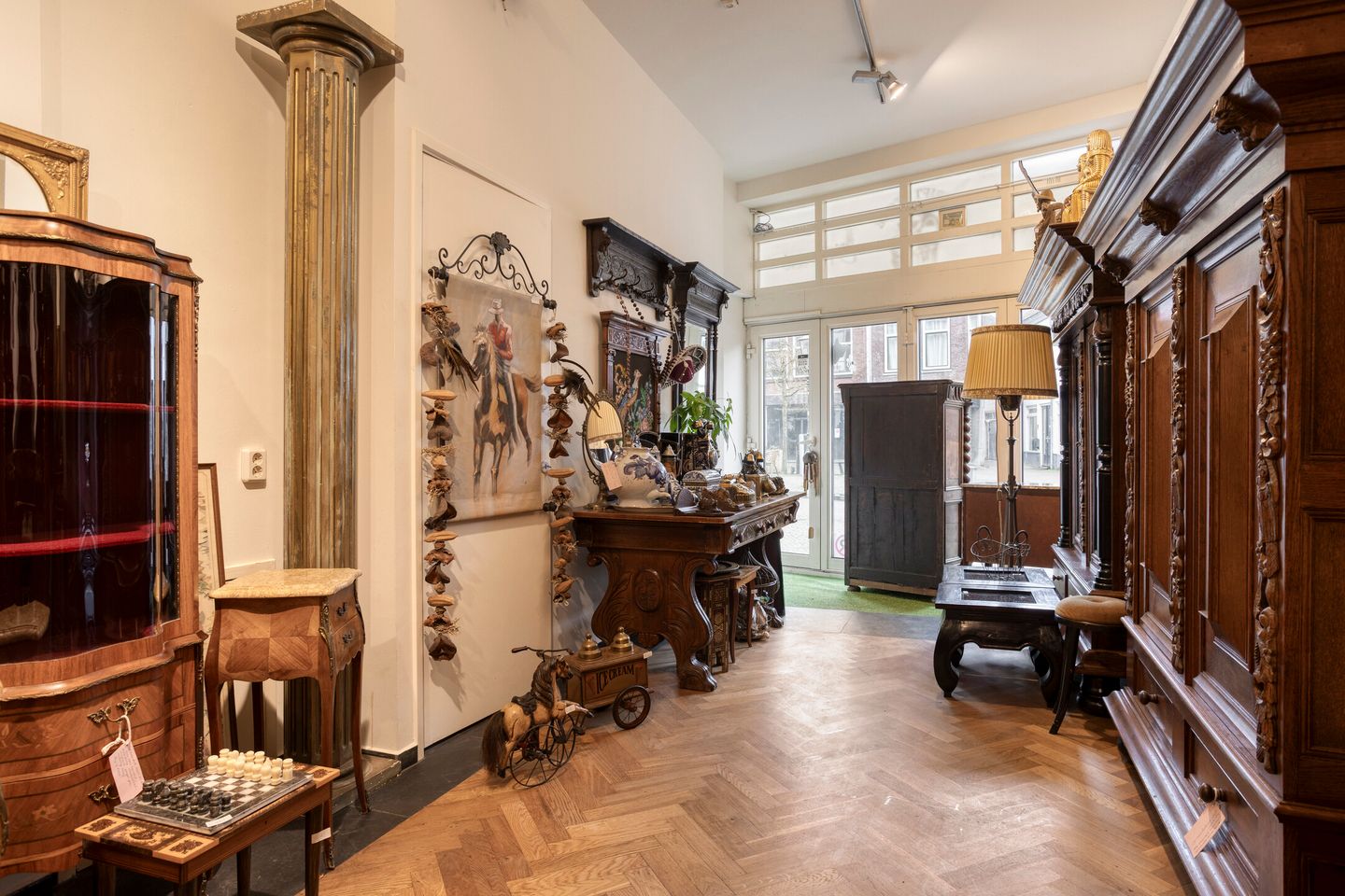 View photo 3 of Markt 10