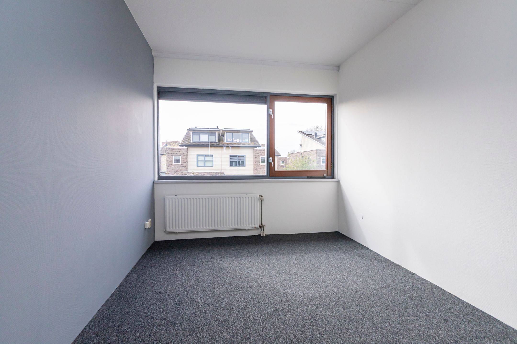 Spacious Terraced House with Unique Water Views in Leidschenveen — 27
