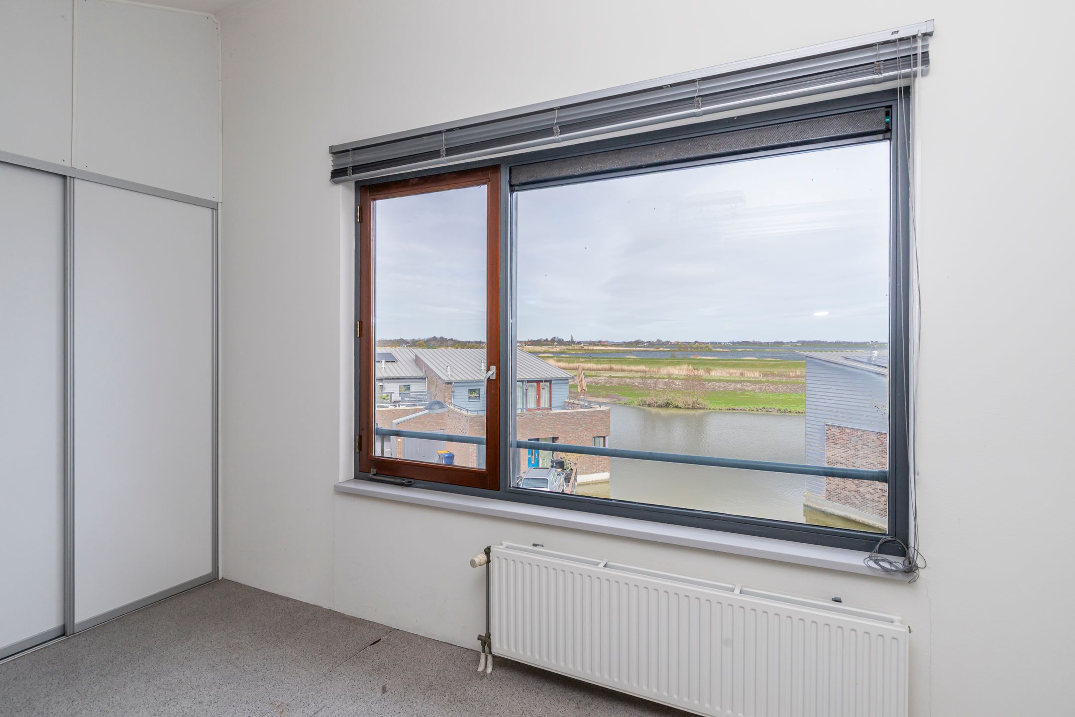 Spacious Terraced House with Unique Water Views in Leidschenveen — 36