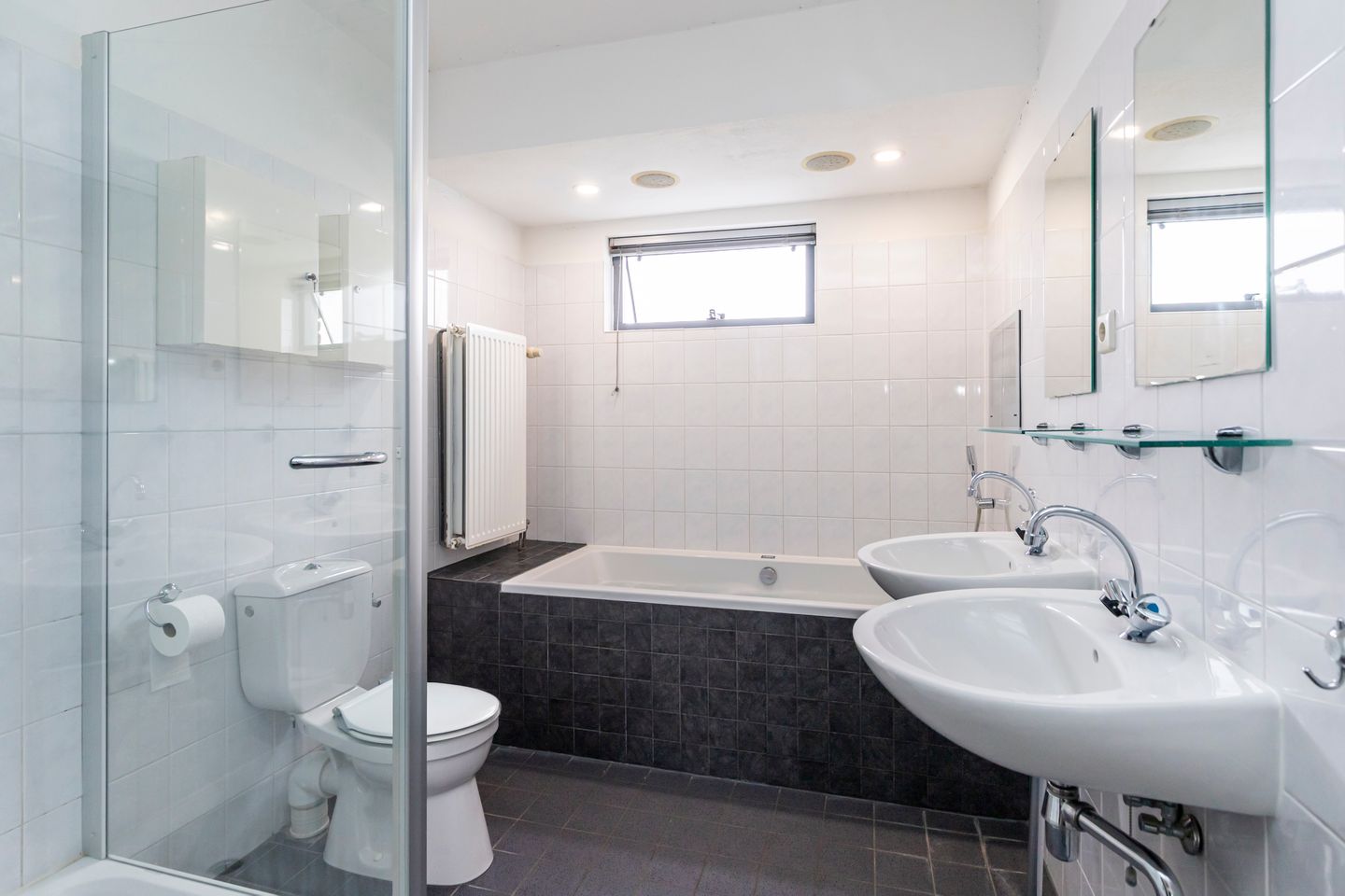 Spacious Terraced House with Unique Water Views in Leidschenveen — 29