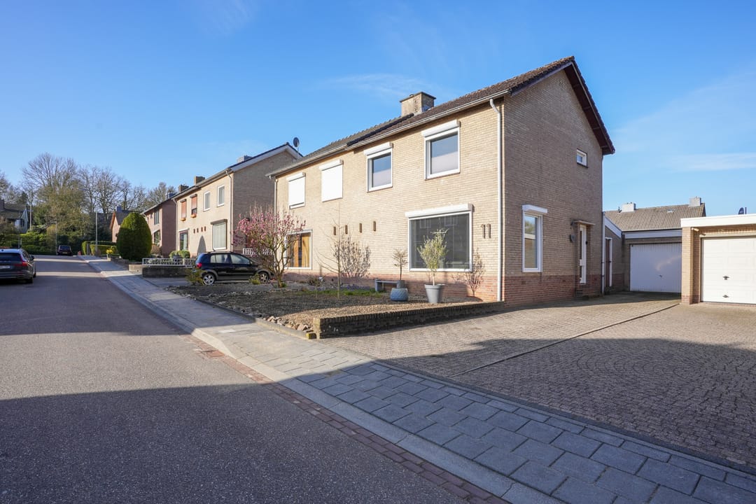 Foto 32 van Dr. Poelsstraat 11