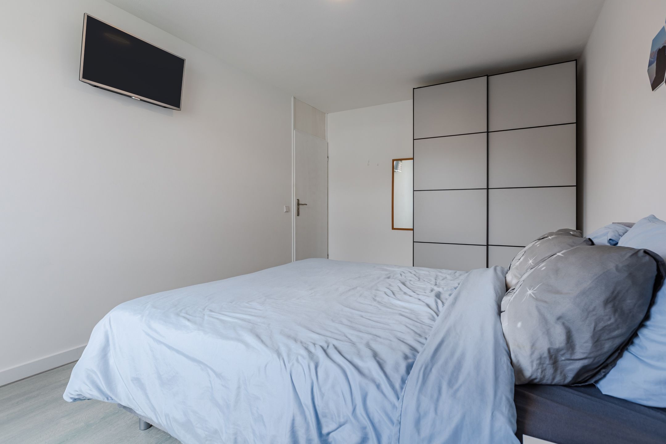 Spacious corner home with garage and solar panels in Bergse Plaat — 27