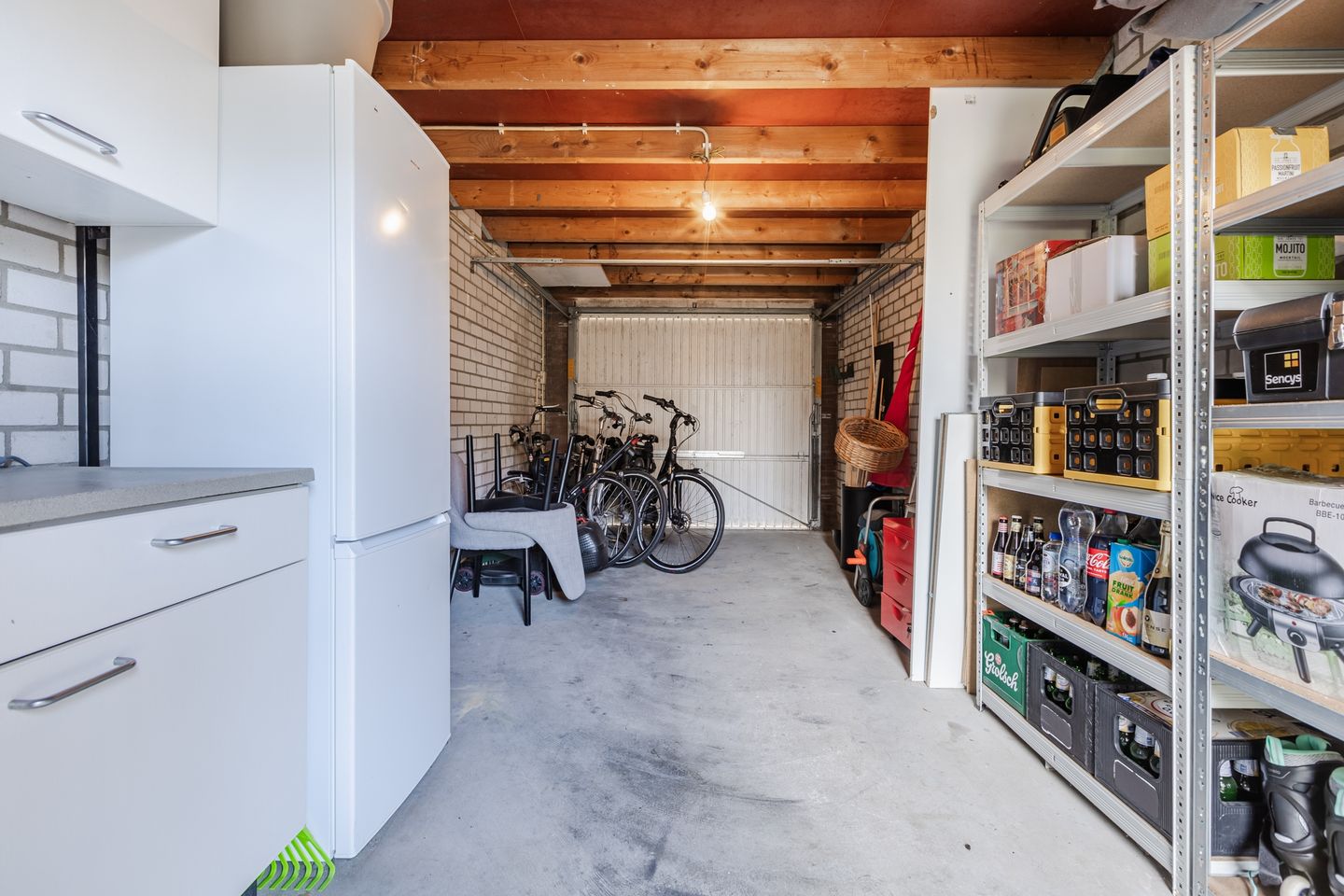 Spacious corner home with garage and solar panels in Bergse Plaat — 44