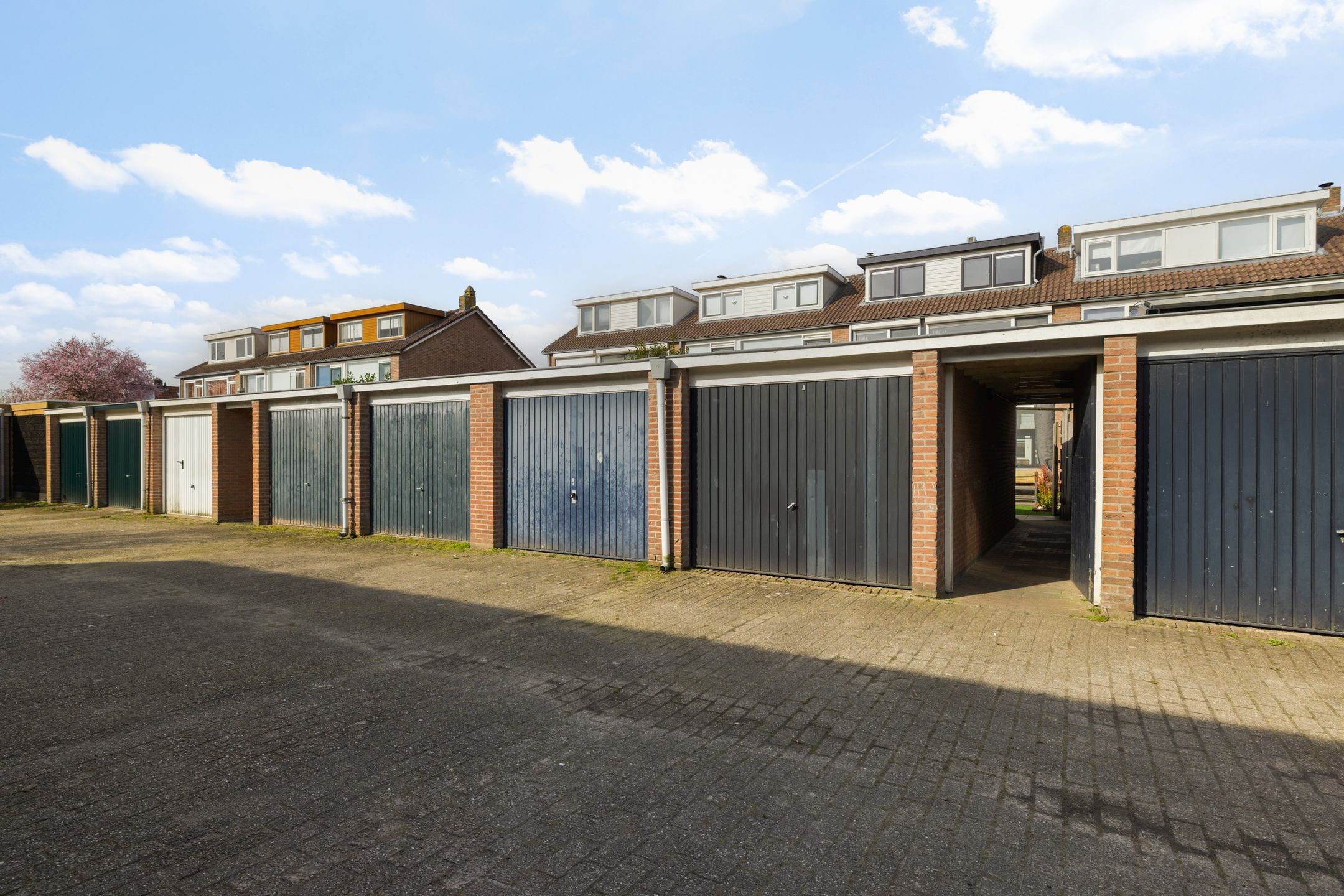 Fully modernized terraced house with garage and energy label A — 51