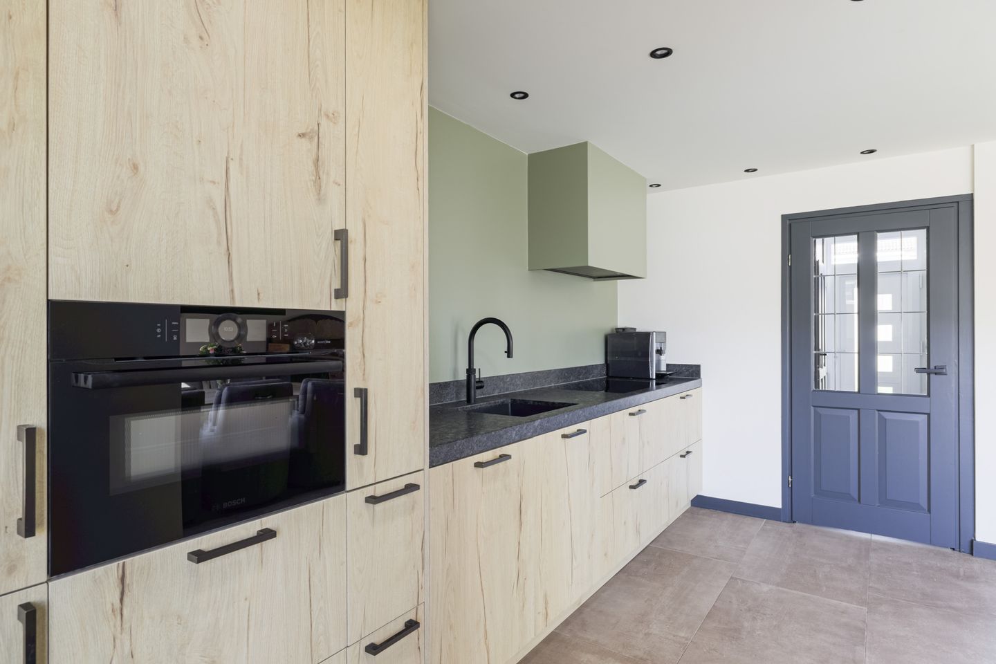 Fully modernized terraced house with garage and energy label A — 19