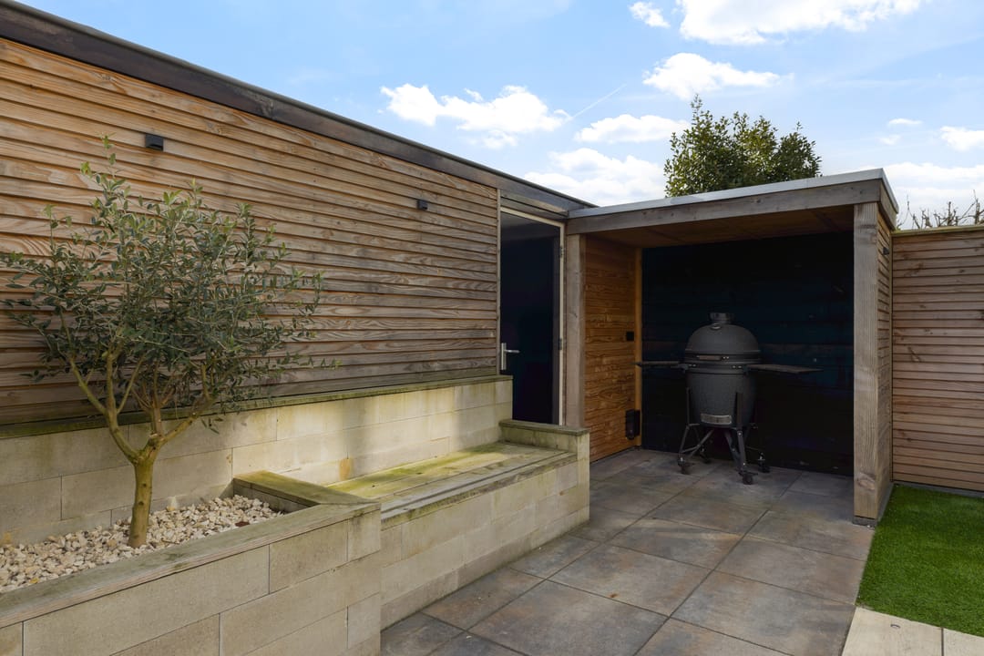 Fully modernized terraced house with garage and energy label A — 47
