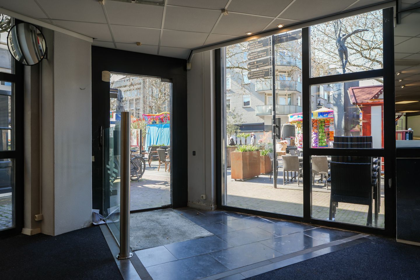 Bekijk foto 2 van Markt 38