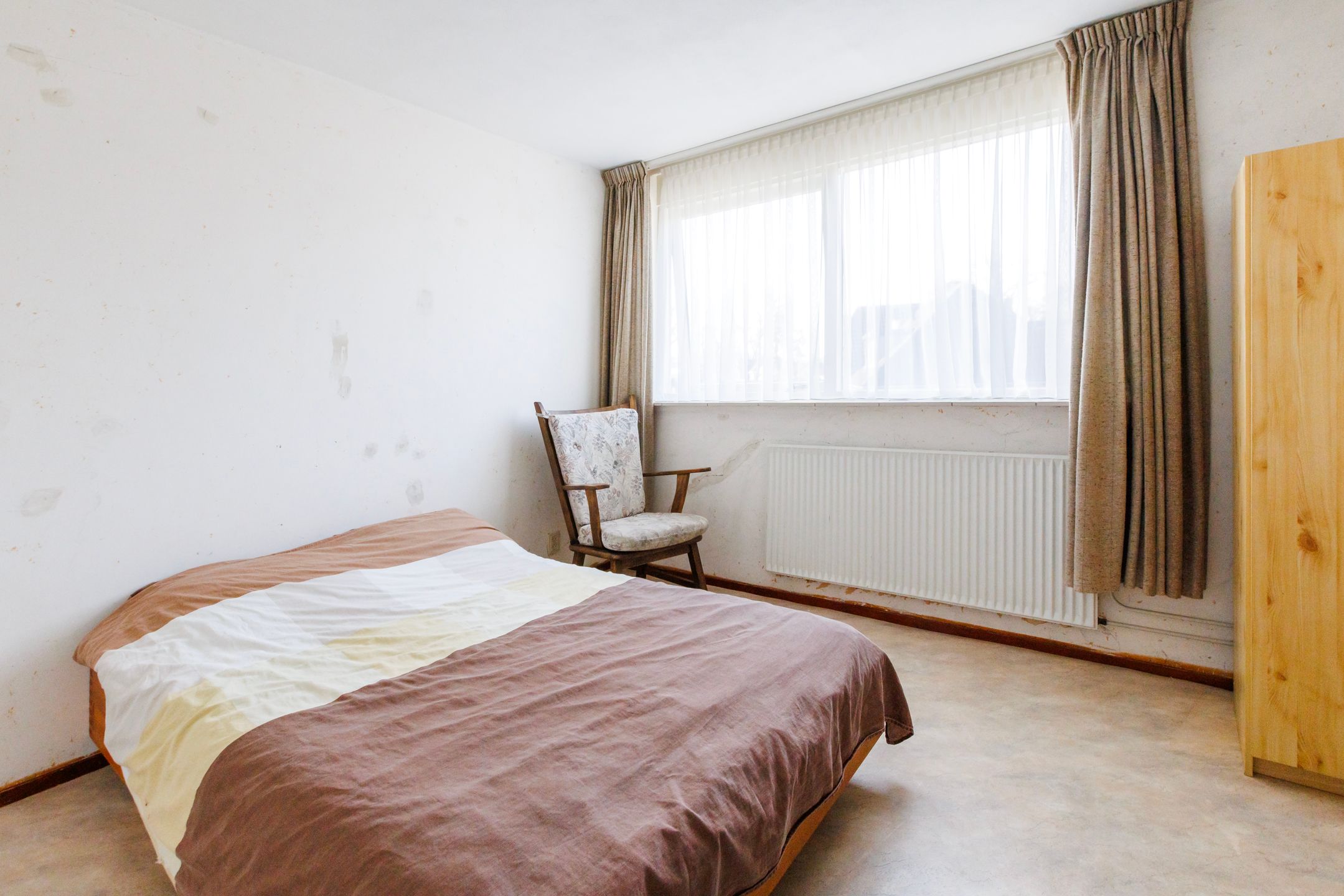 Spacious Semi-Detached Home with Large Garden and Garage Near Forest — 27