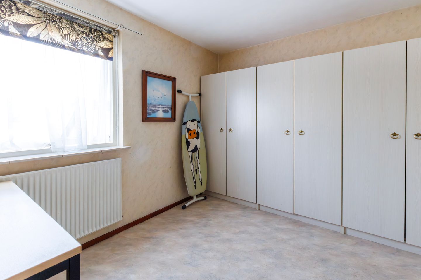 Spacious Semi-Detached Home with Large Garden and Garage Near Forest — 29